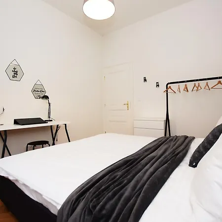 Rehorova Apartments Prague Room photo